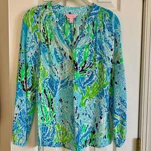 Womens Lilly Pulitzer 100% silk elsa blouse - size xs blue and green print